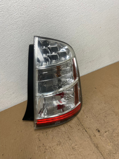 2006 to 2009 Toyota Prius Tail Light Right Passenger Side AC6073 LK2