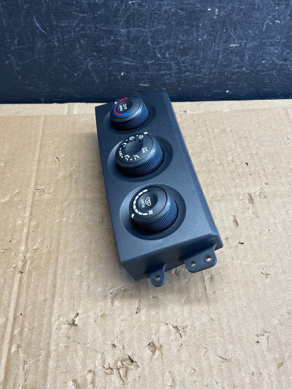 2007 - 2009 Kia Sorento Temperature AC Climate Control 97250-3E360 AD2258 DG1