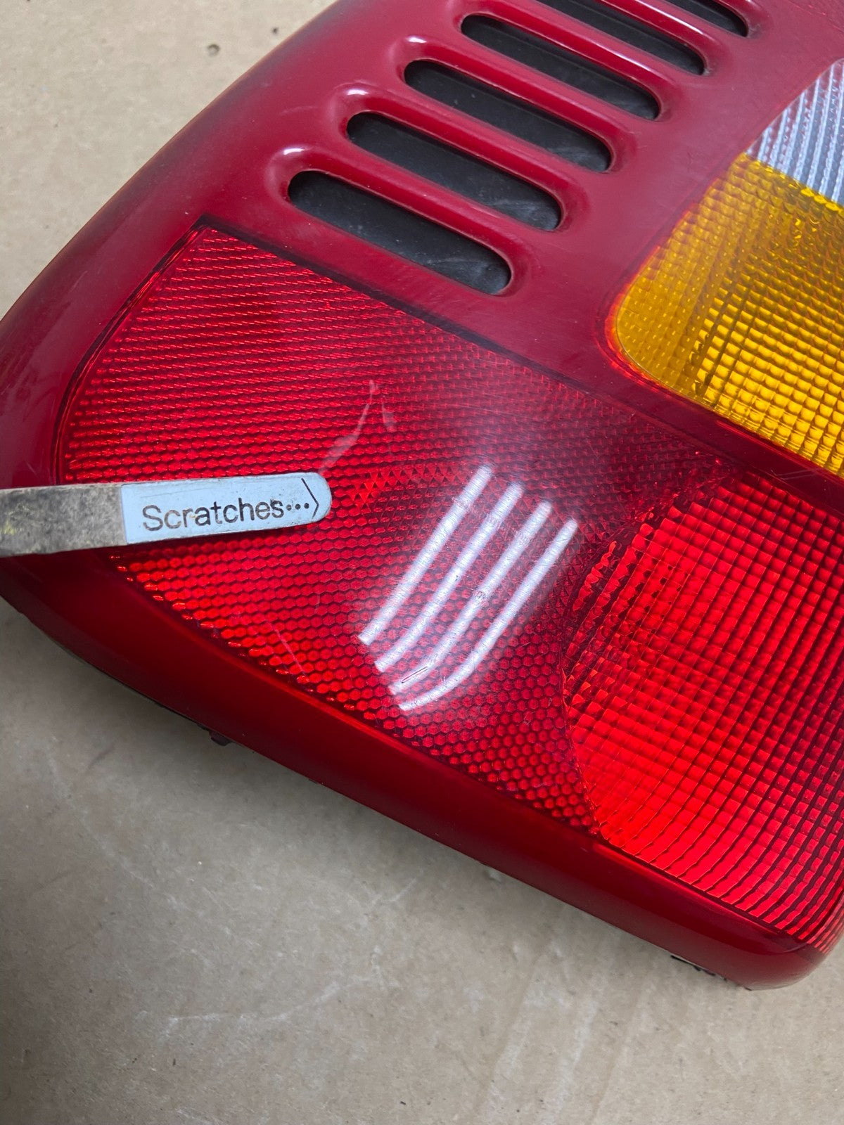 1999-2004 Jeep Grand Cherokee WJ Right Passenger Rh Tail Light AF7350 DW3