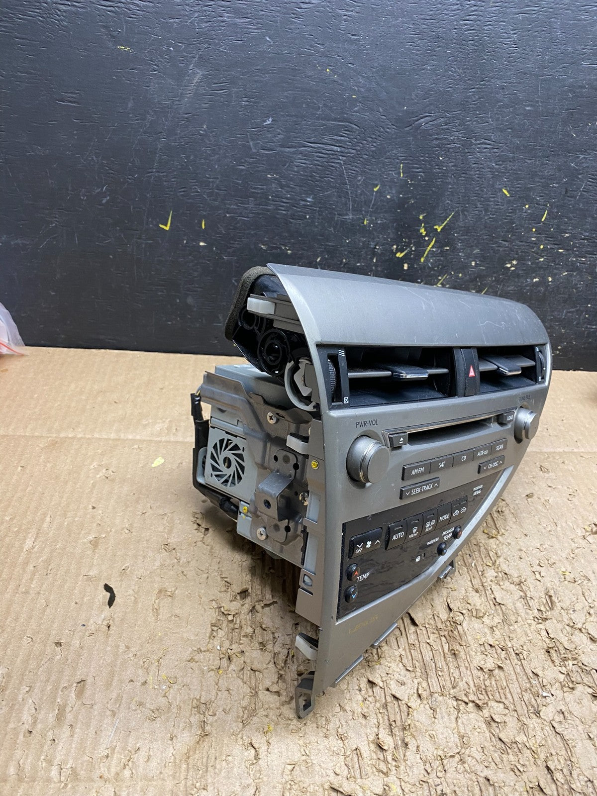 2012 - 2014 Lexus RX450H Climate Radio Control Air Vent Panel Bezel V9989 DG2