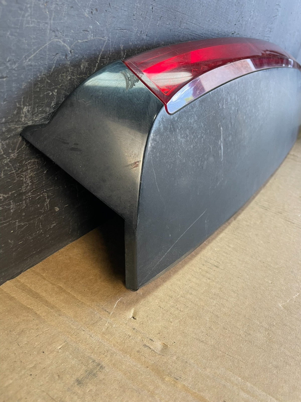 2007 - 2014 Cadillac Escalade Rear Upper Spoiler 3rd Third Brake Light AD0118 DG2