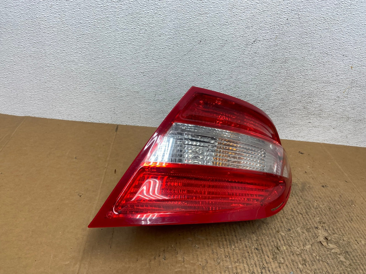 2008 2009 2010 2011 Mercedes C-Class Right Passenger Tail Light AE2871 LK2