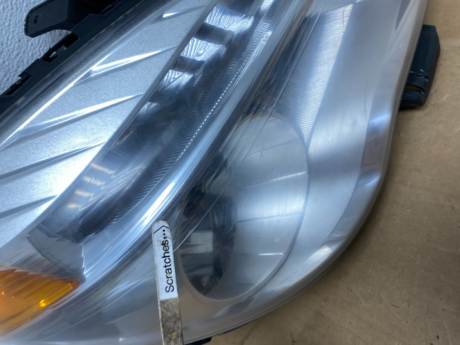 2010 - 2015 Chevrolet Equinox Halogen Headlight Right Passenger Side AC8421 DW3