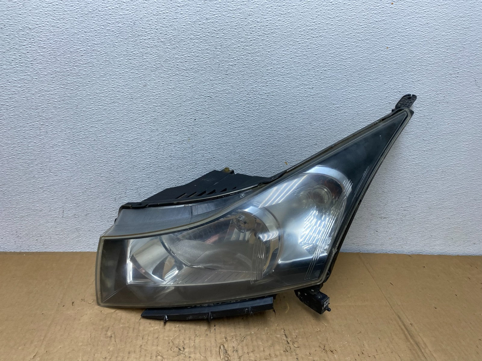 2011 to 2015 Chevrolet Cruze Halogen Left Driver LH Side Headlight AD1081 DW0