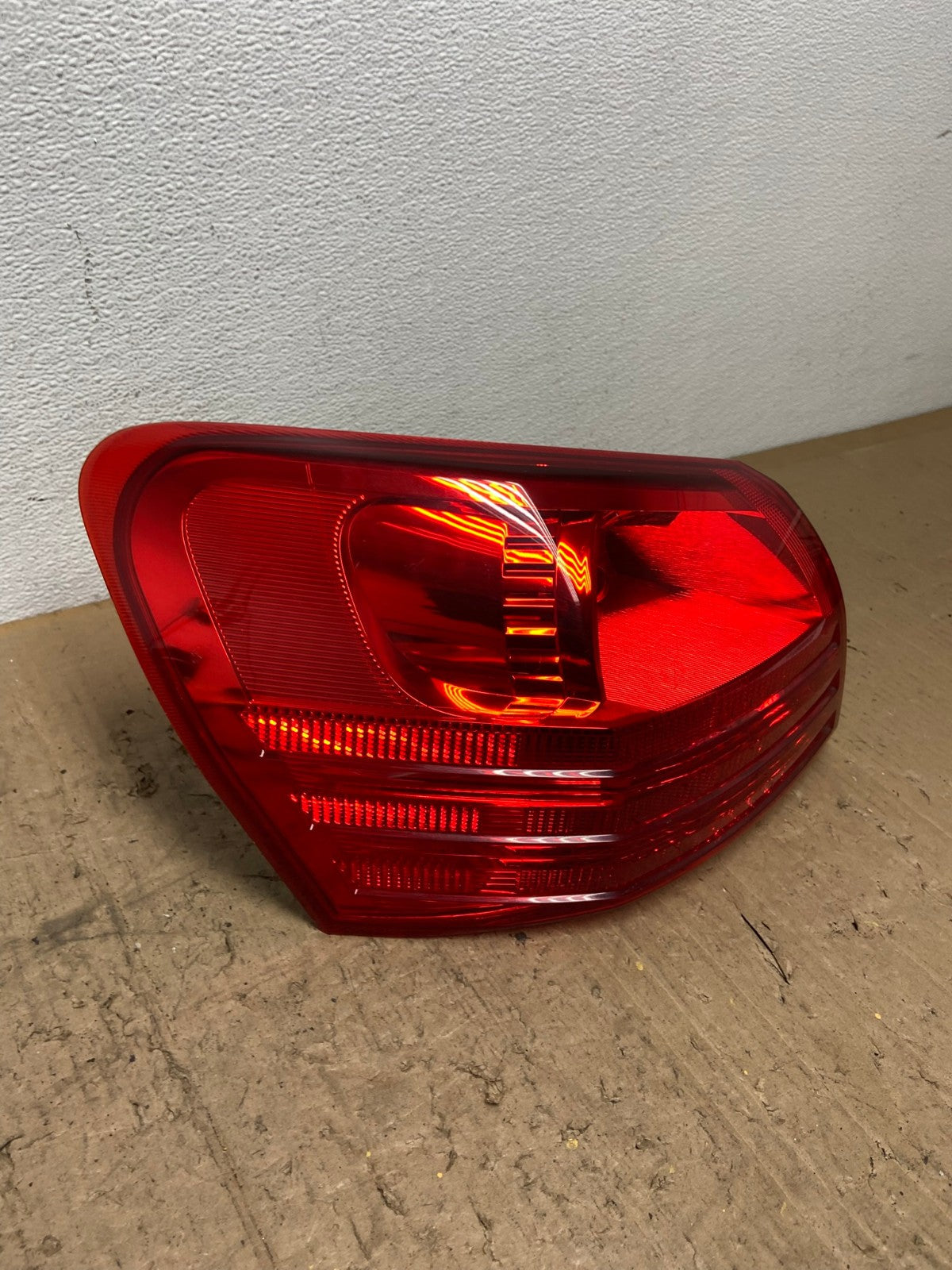 2008 to 2015 Nissan Rogue Left Driver Lh Side Tail Light OEM AC0194 LK2