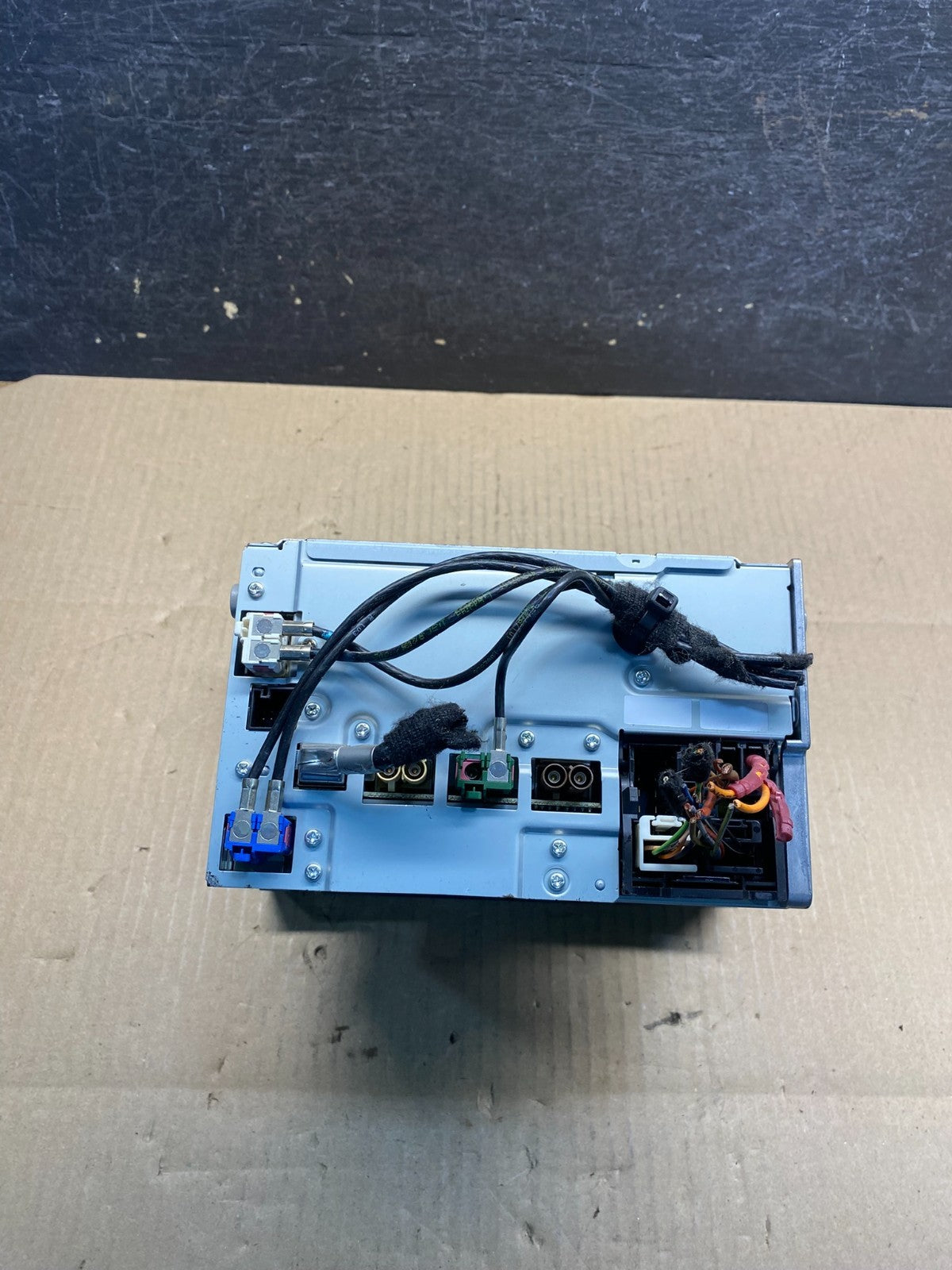 2010-2011 Mercedes W212 E350 E550 Stereo CD Changer Radio a2129063201 AI7339 DG5