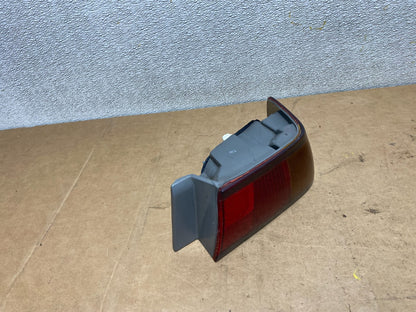 1997 1998 1999 Toyota Camry Tail Light Right Passenger Rh Side Oem X3773 DW2