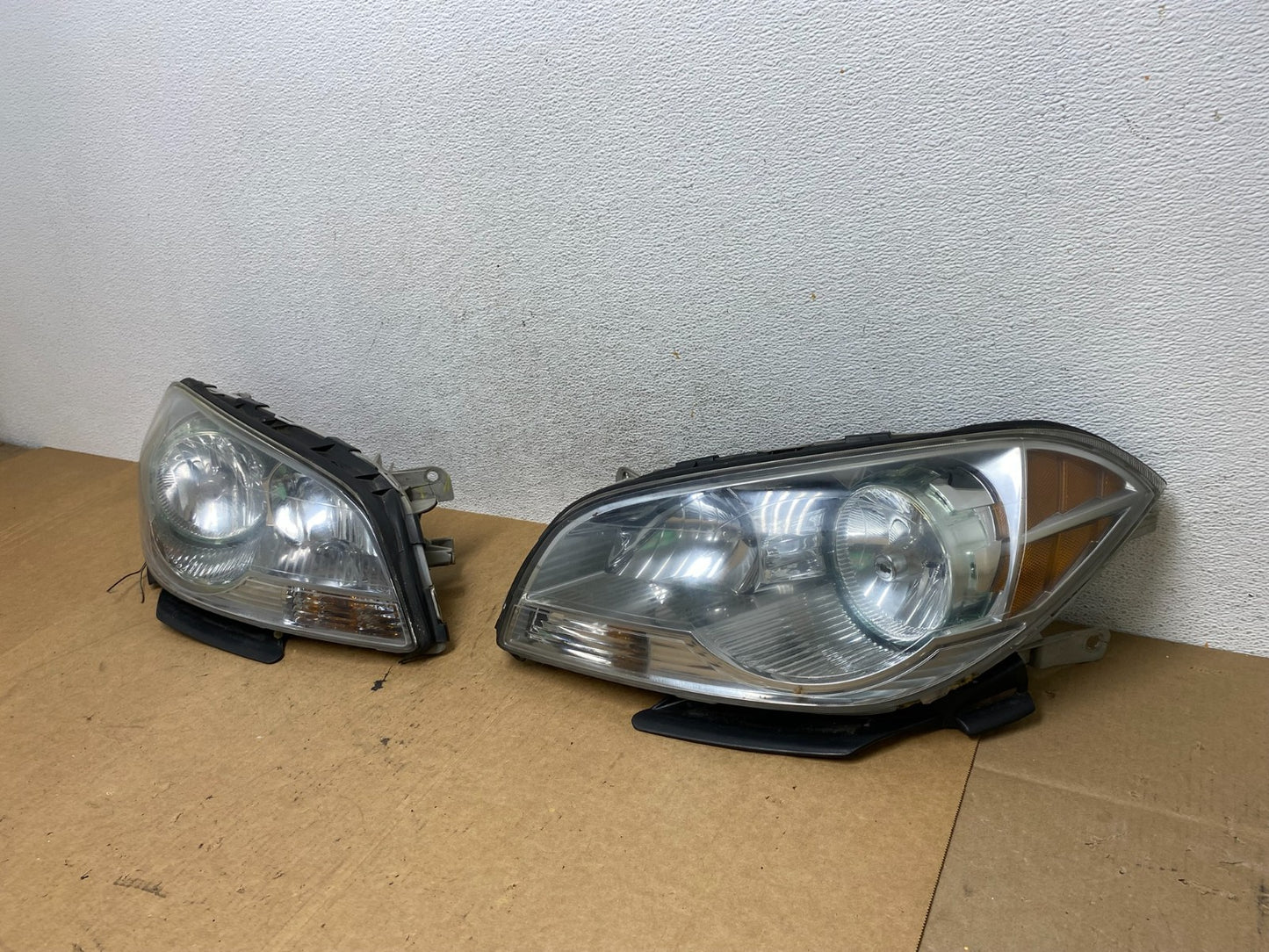 2008 to 2012 Chevrolet Malibu Left+Right Side Set Headlights AE3263 DW1