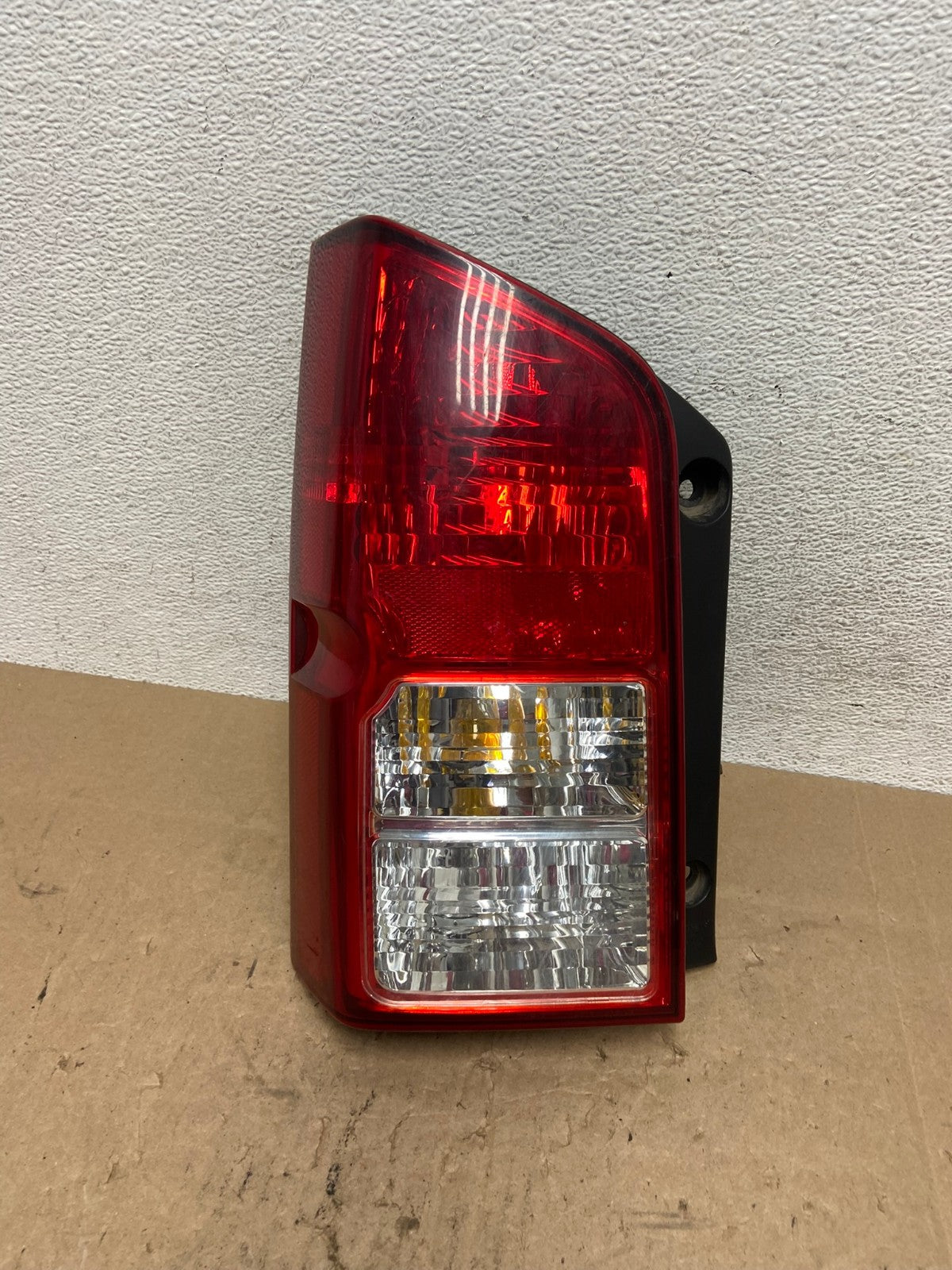 2005 to 2012 Nissan Pathfinder Tail light Left Driver Lh Side AE6530 LK0