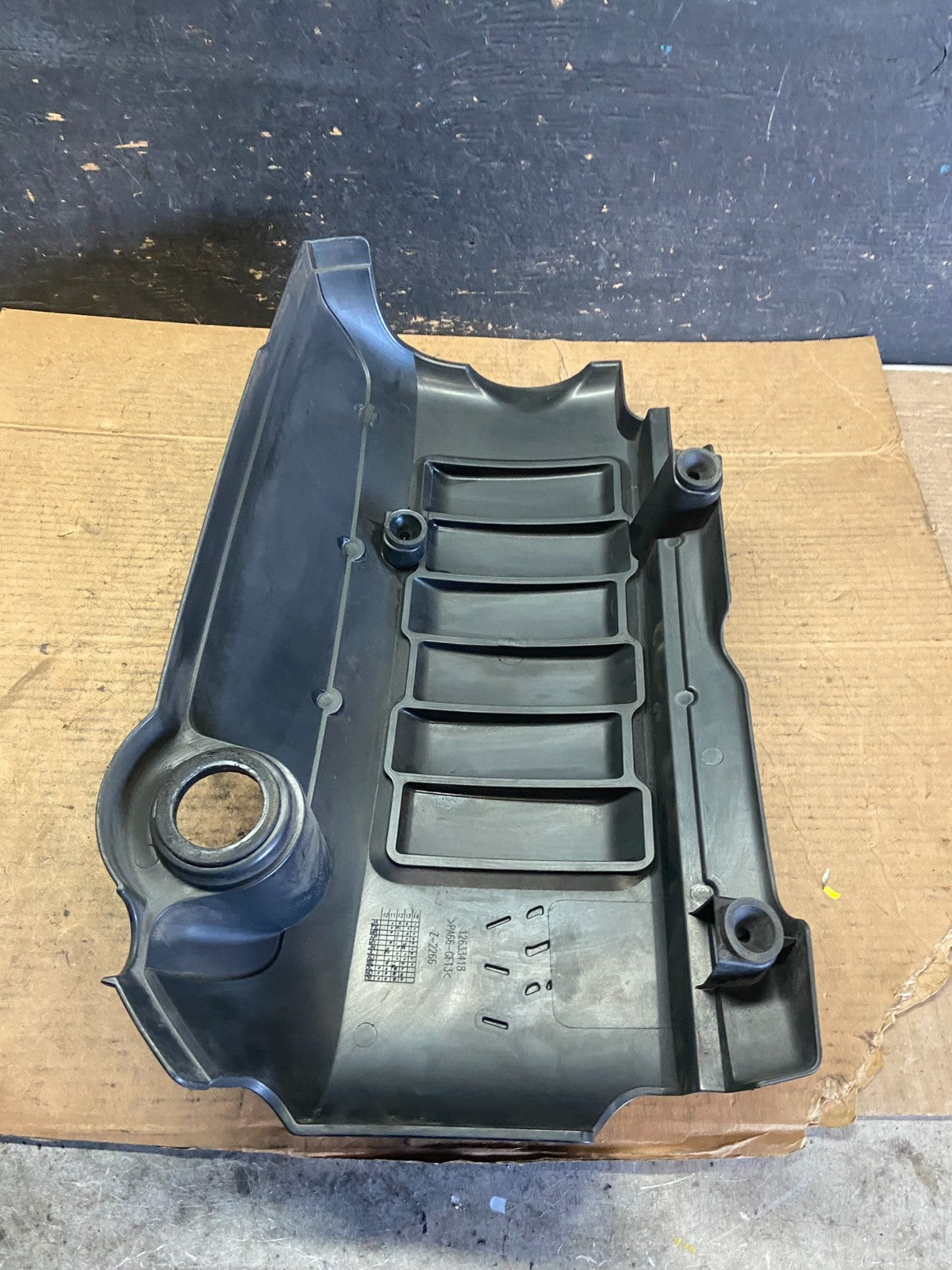 2007 to 2008 GMC Acadia 3.6L VVT Engine Cover Shield OEM Q8555 DG6