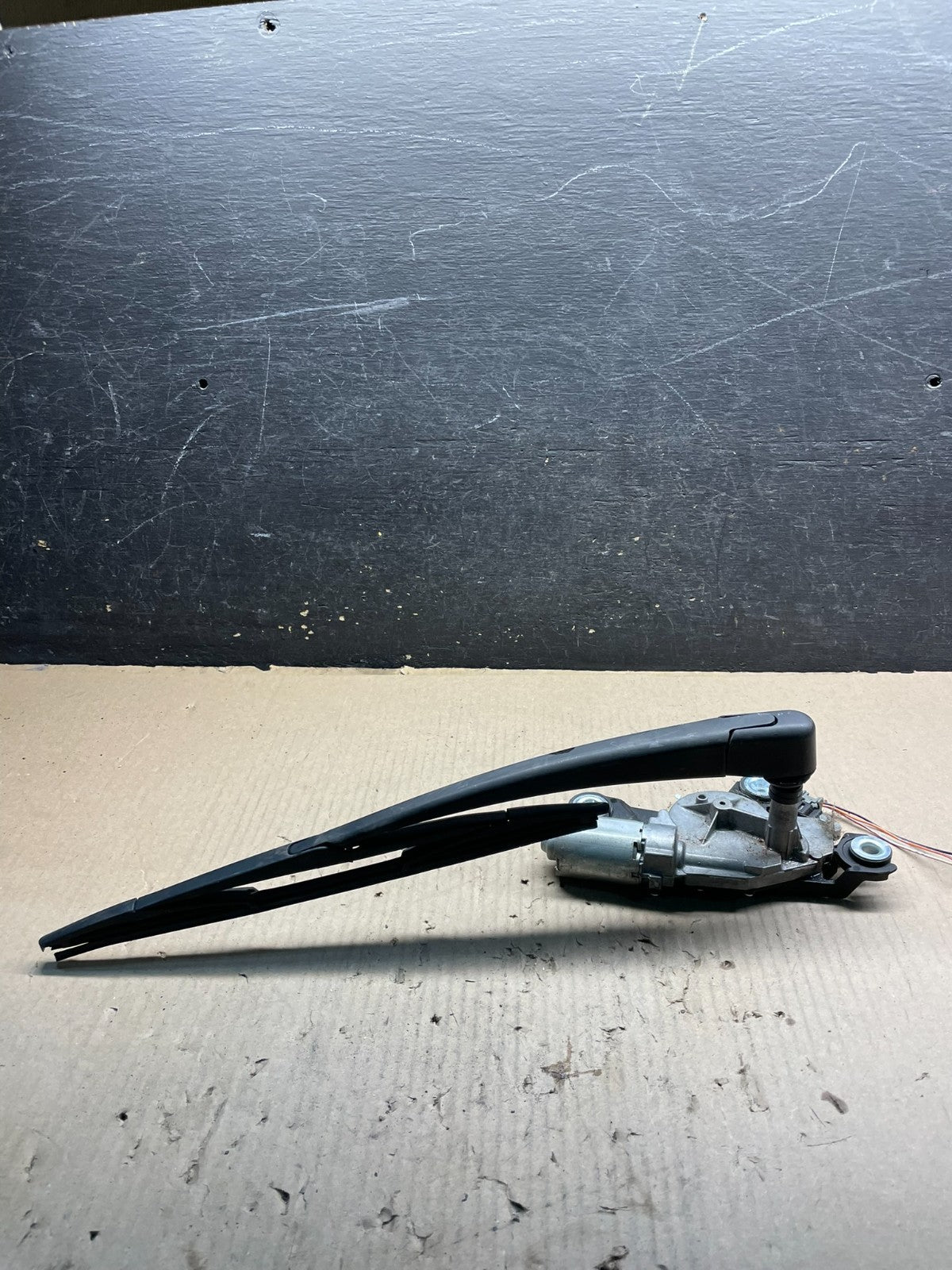 2004 to 2009 Mazda 3 Windshield Rear Wiper Motor X0520 DG3