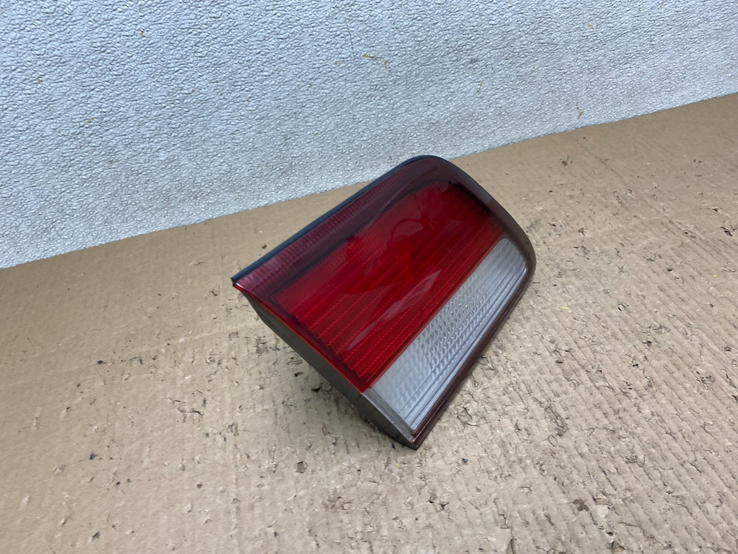 1997 1998 1999 Nissan Maxima Left Driver LH Inner Tail Light Oem T8013 DW2