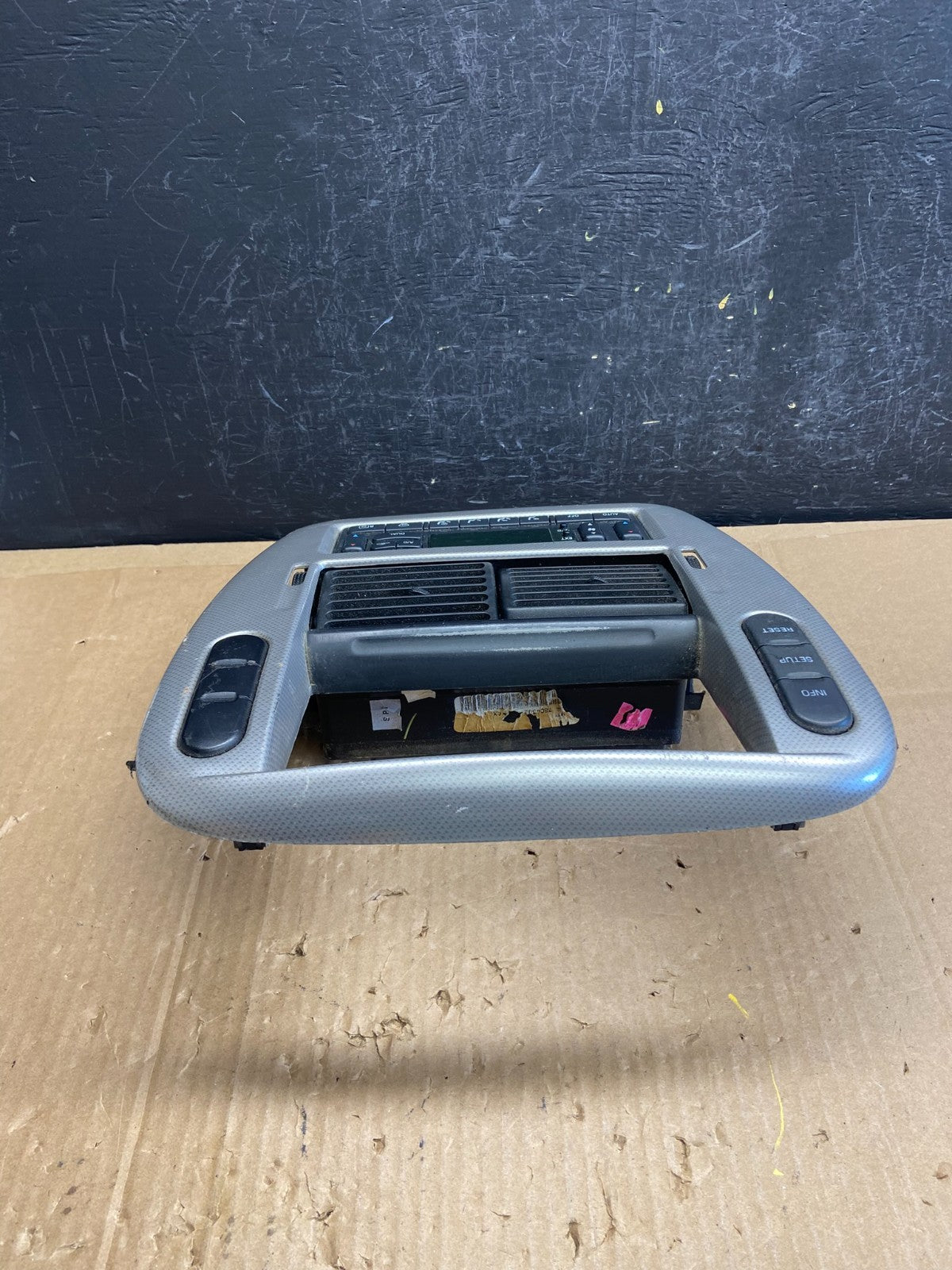 2002 to 2005 Ford Explorer Radio Dash Bezel Climate Control Air Vent AD2285 DG3