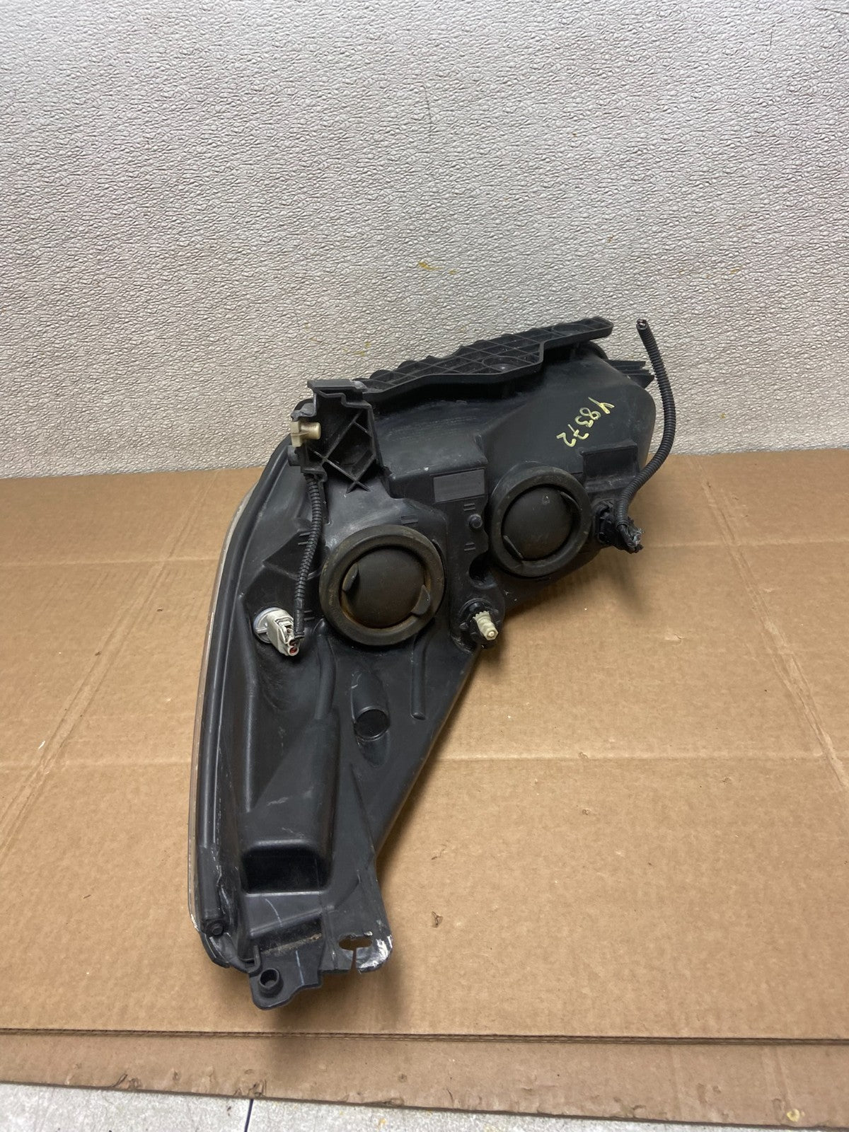 2013 - 2016 Ford Escape Headlight Right Passenger RH Side Halogen Y8372 DW8