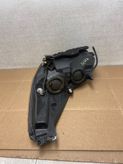 2013 - 2016 Ford Escape Headlight Right Passenger RH Side Halogen Y8372 DW8