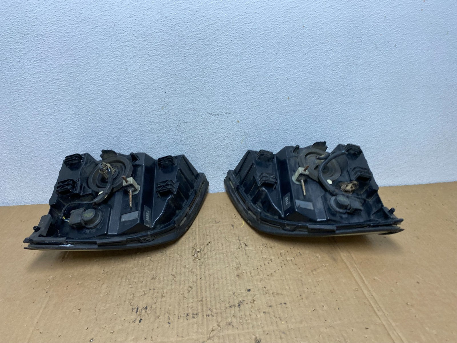 2002-2005 Mercury Mountaineer Left+Right Side Halogen Headlights AD2469 DW6