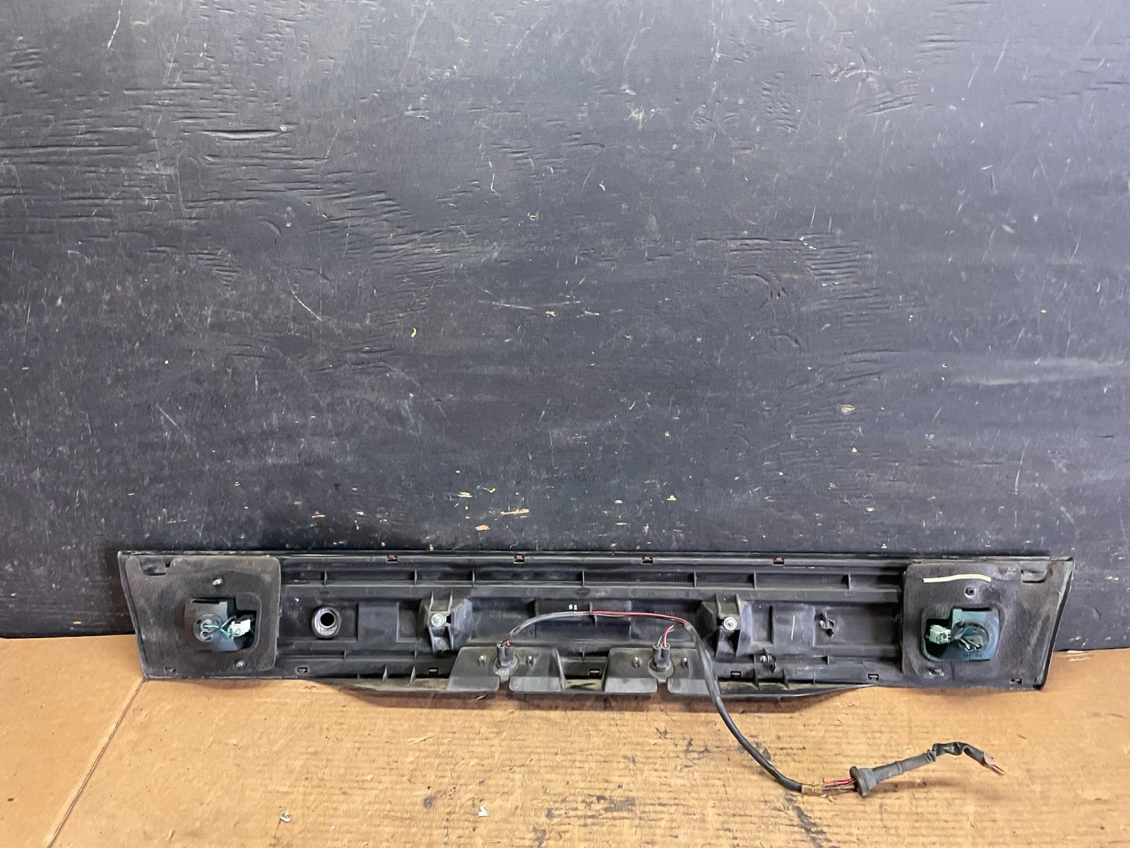 1995 to 1997 Nissan Sentra Tail Panel Rear Center Panel OEM 26540 1m200 S1172 DG9