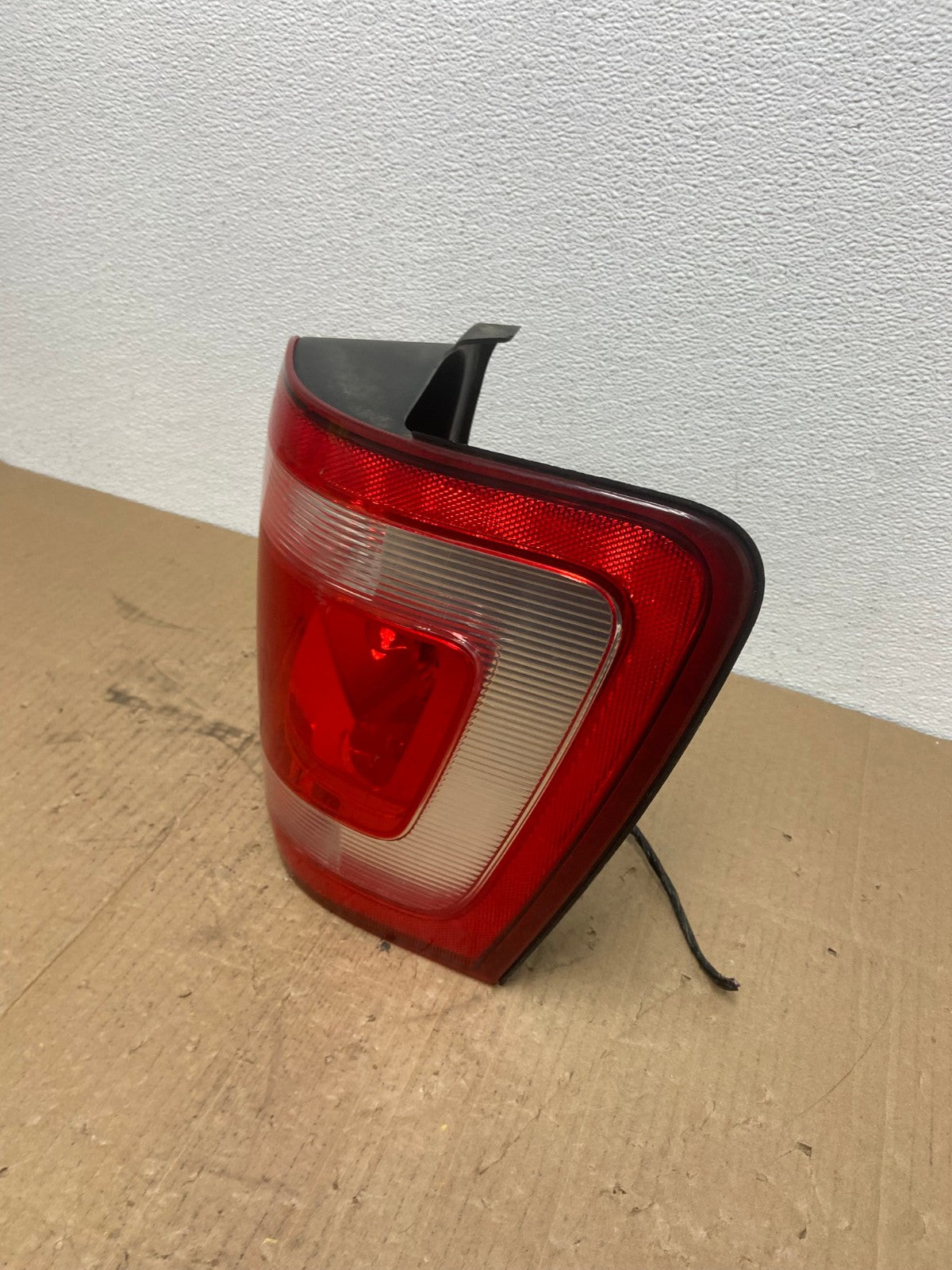 2008 to 2012 Ford Escape Right Passenger RH Side Tail Light AB8331  LK1