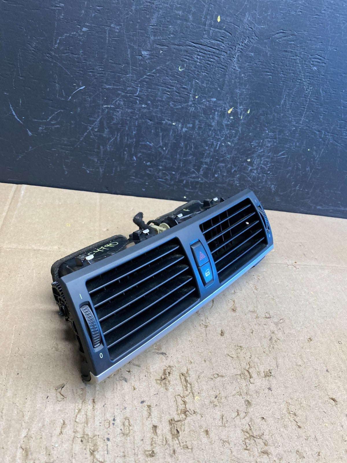 2010 to 2013 BMW X5 X6 Center Console Dash Air Vent OEM ac4790 DG1