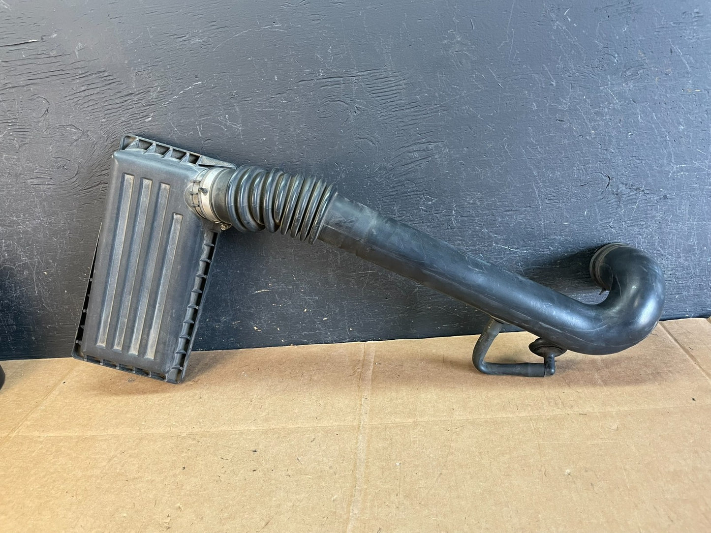 1997 to 2004 Jeep Wrangler Engine Air Cleaner Intake Hose Tube AE1016 DG0