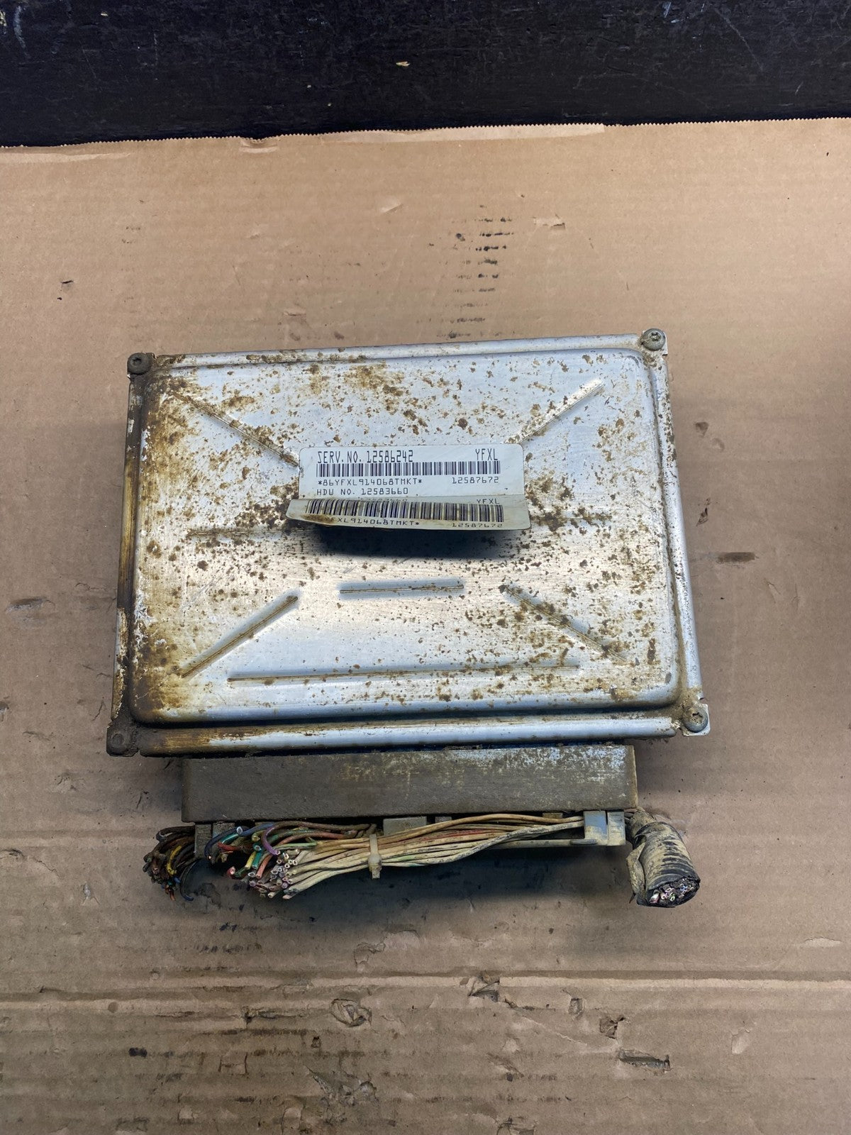 2004 GMC Envoy Silverado Engine Computer ECU ECM Module AD9388 DG0