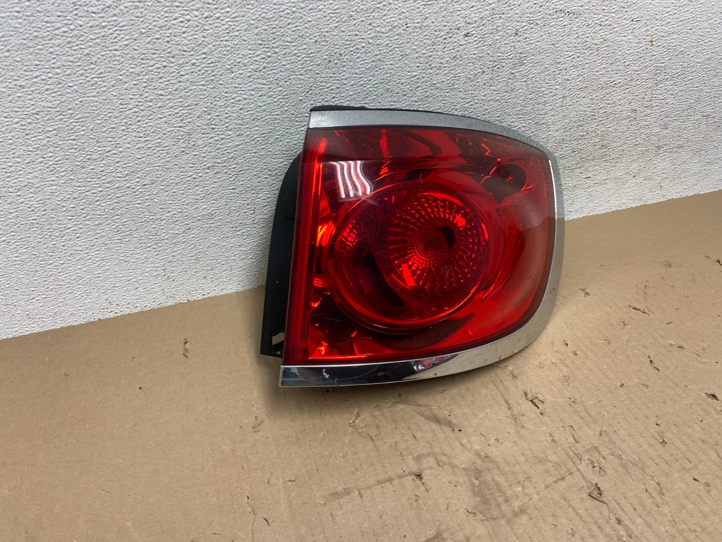 2008 to 2012 Buick Enclave Right Passenger RH Side Tail Light AE8784 LK2