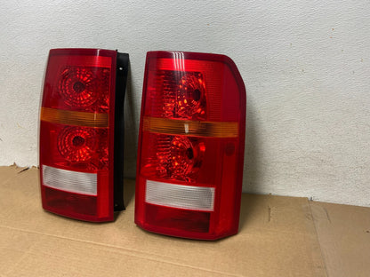 2005 - 2009 Land Rover LR3 Left+Right Side Tail Lights AH3098 DW2
