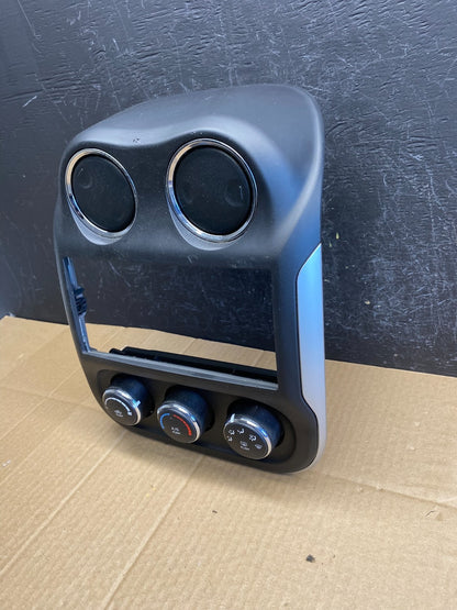 2011 to 2017 Jeep Compass Dash Climate Temperature Control Radio Bezel AC9280 DG2