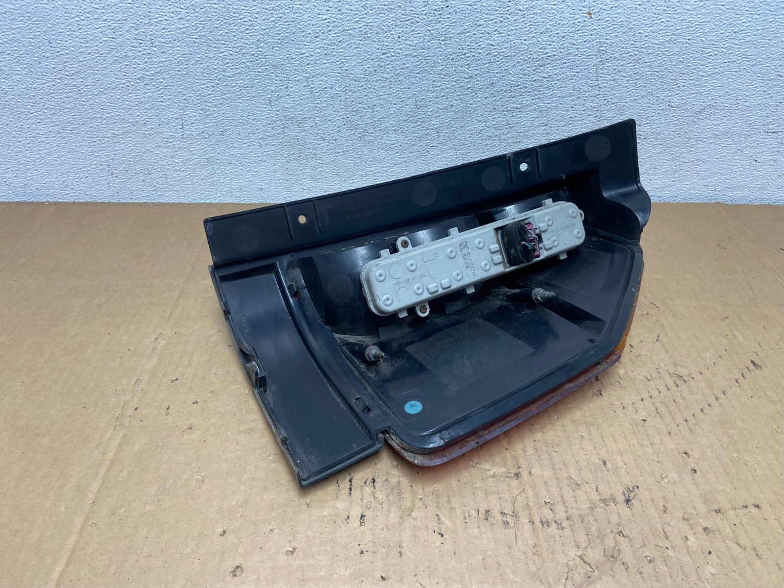 2002 to 2009 Gmc Envoy Left Driver Lh Side Tail Light AD1067 LK6