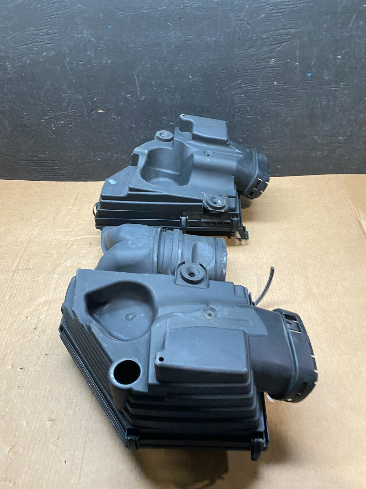2007 to 2010 BMW E70 X5 N62 Air Intake Cleaner Filter 7548896 OEM H4674 DG17