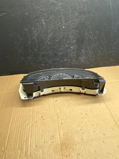 2002 GMC Yukon Speedometer Cluster Gauge ac9394 DG4