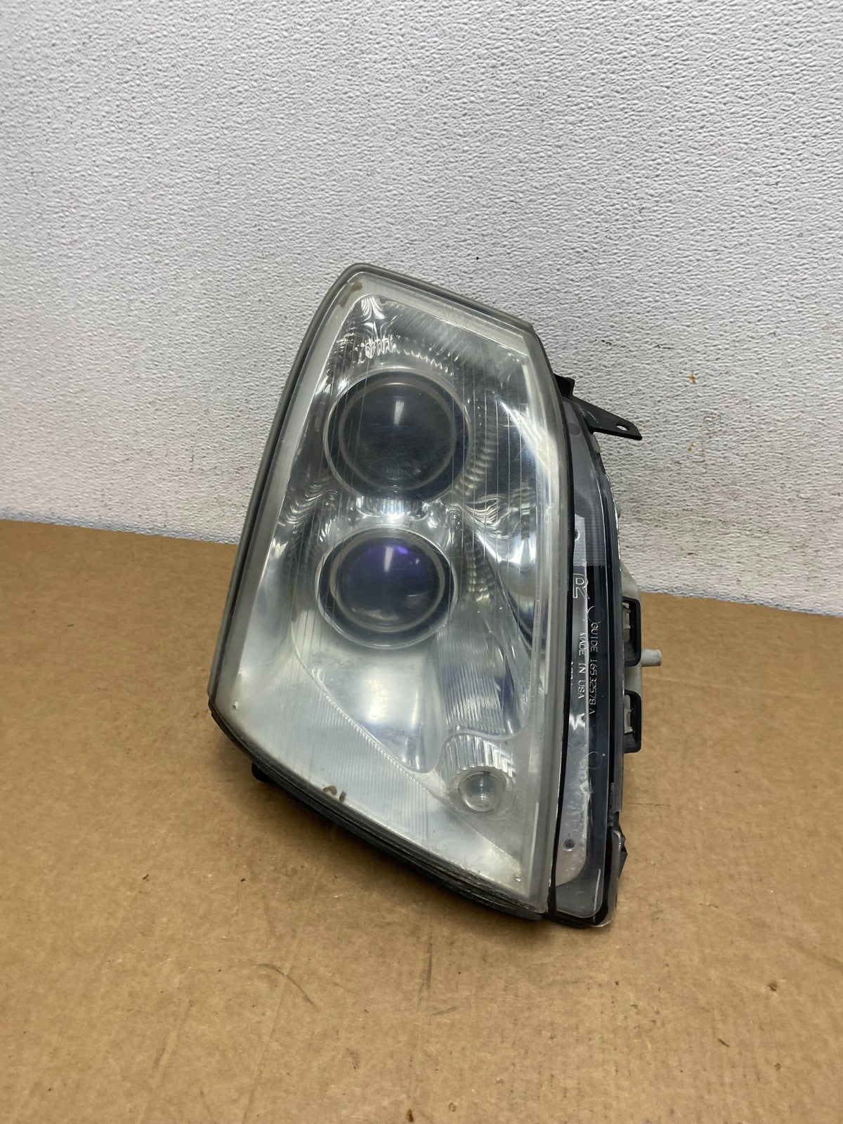 2005 - 2011 Cadillac STS Right Passenger RH Side Xenon Headlight AD6043 DW0
