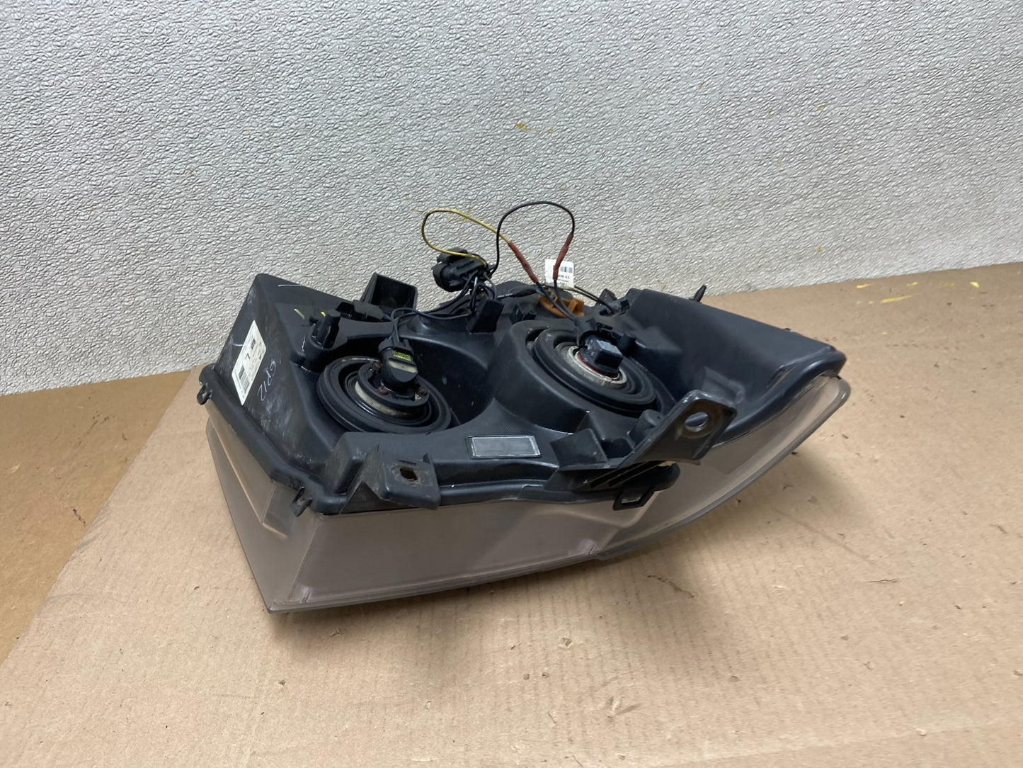 2007 to 2013 Chevrolet Suburban Tahoe Left Driver LH Headlight Oem AA0374 DW6