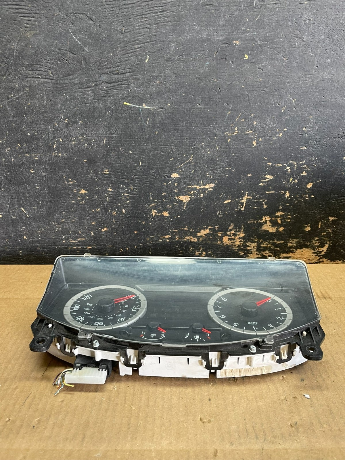 2008 to 2012 Ford Escape Speedometer Cluster Gauge Oem AB28693