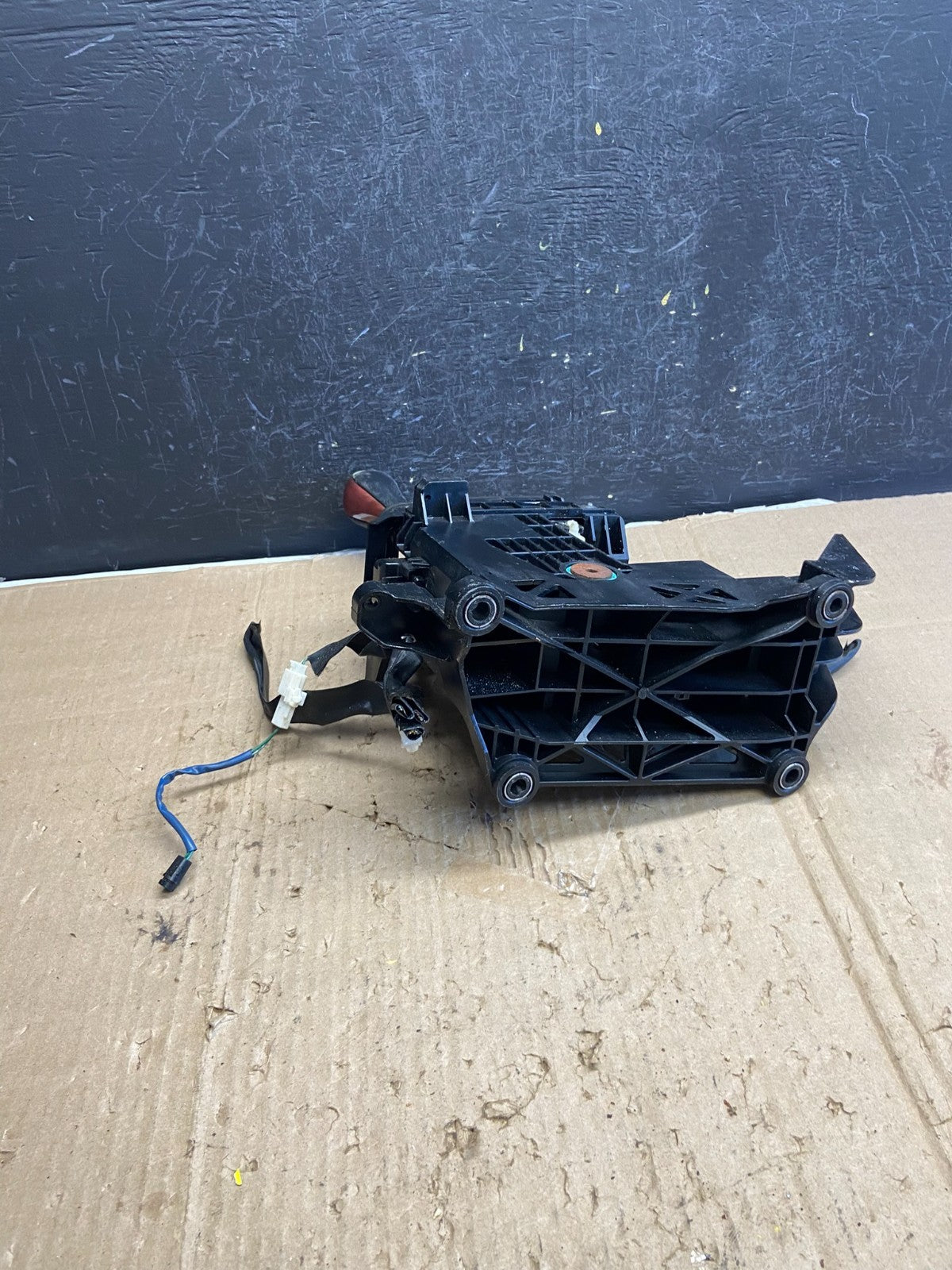 2002 to 2006 Lexus ES300 Center Console Shift Shifter AE2065 DG4