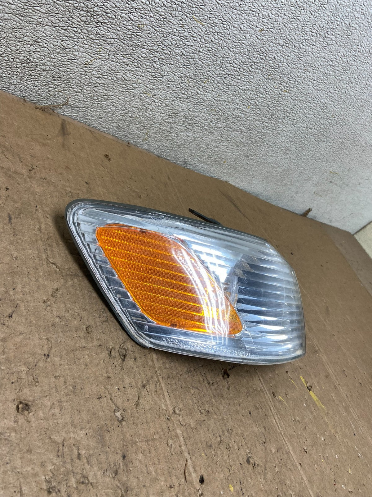 2000 - 2001 Toyota Camry Front Right Passenger RH Turn Signal Oem AA35602