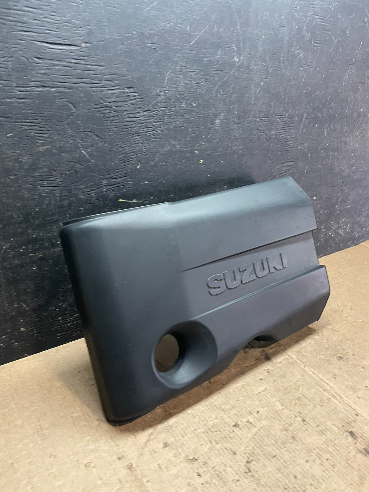 2009-2013 Suzuki Grand Vitara 2.4L Upper Top Engine Motor Dust Cover z6064 DG1