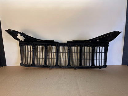 2005 2006 2007 Jeep Grand Cherokee Front Upper Grill Grille AG9869 DG3