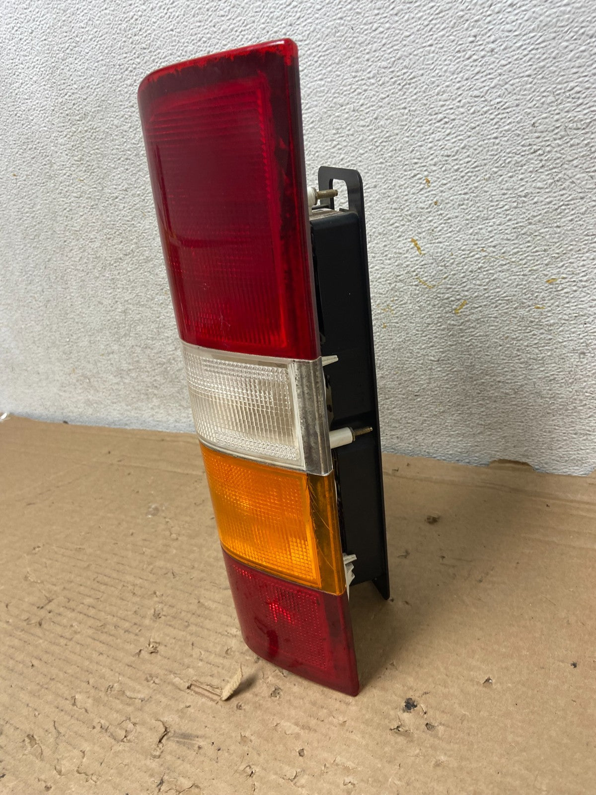 2002-2006 Mercedes Dodge Sprinter Left Driver Lh Tail Light ah8918 DG1