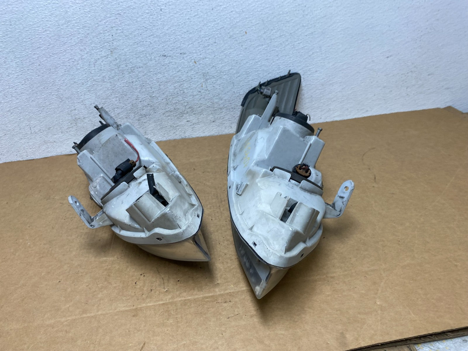 1997-2001 Lexus Es300 Left+Right Headlights Halogen AD4584 DW10