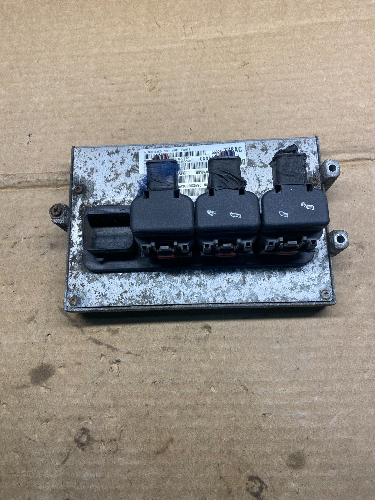 2004 Dodge RAM 1500 4.7L ECU ECM Engine Control Computer Module AD3486 DG0