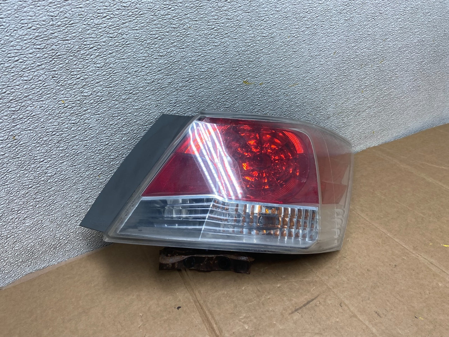2008 to 2012 Honda Accord Sedan Tail light Right Passenger RH Side AA1172 DW2
