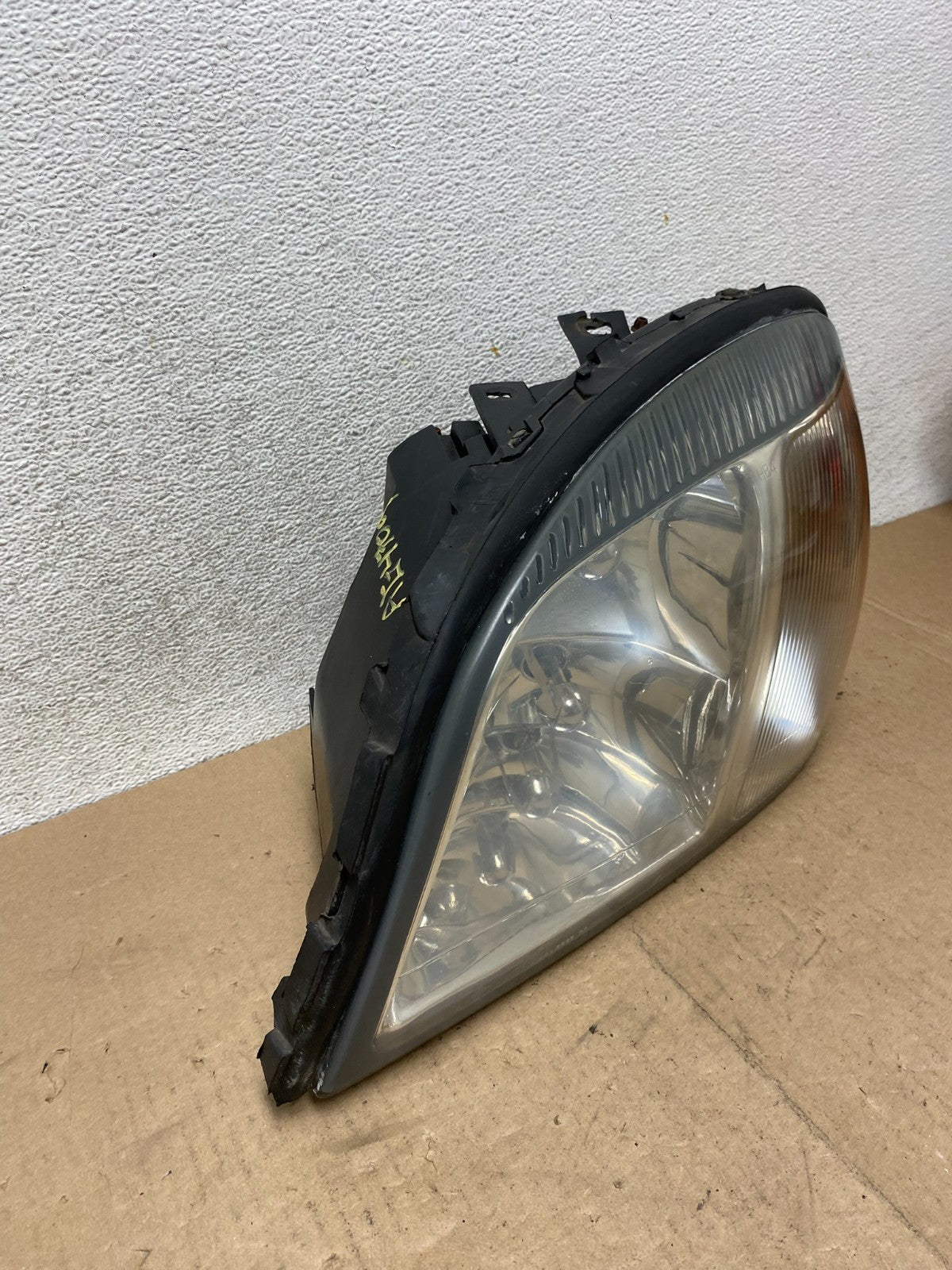 2000 to 2005 Cadillac Deville Left Driver LH Side Headlight AG4709 DW2