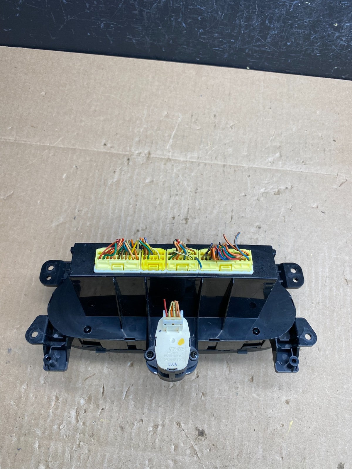 2006 to 2012 Kia Sedona Heater Temperature AC Climate Control AC6321 DG4