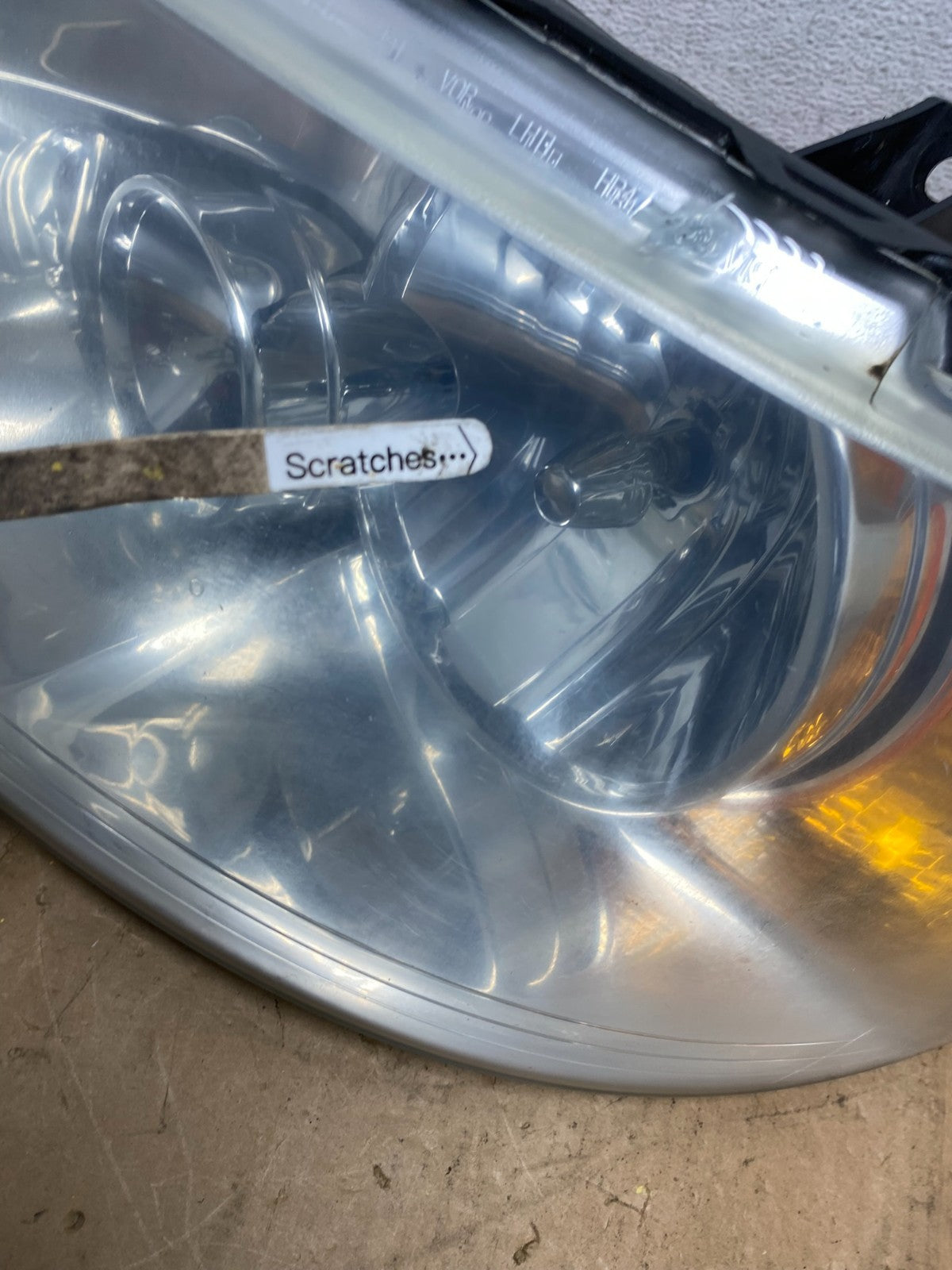 2003 - 2006 Ford Expedition Left Driver LH Side Headlight Halogen AD1315 DW3