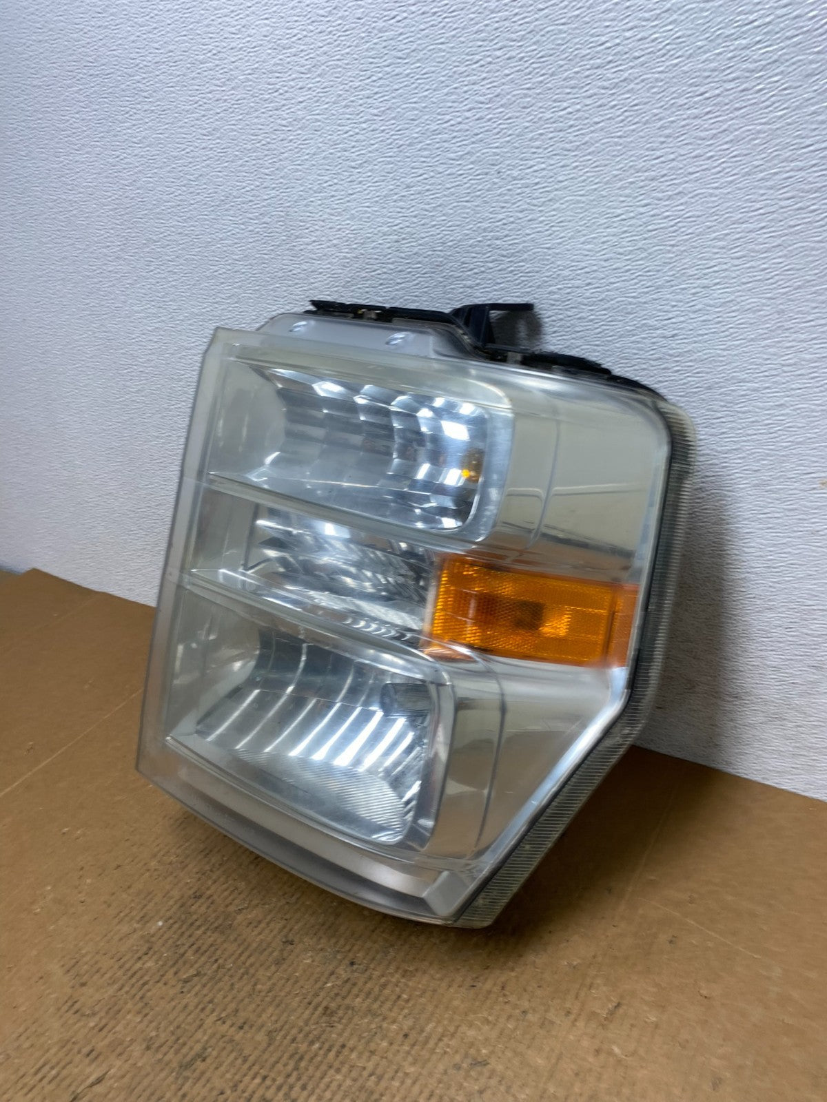 2008-2014 Ford Econoline E150 E250 E350 Left Driver LH Headlight AE1257 DW1