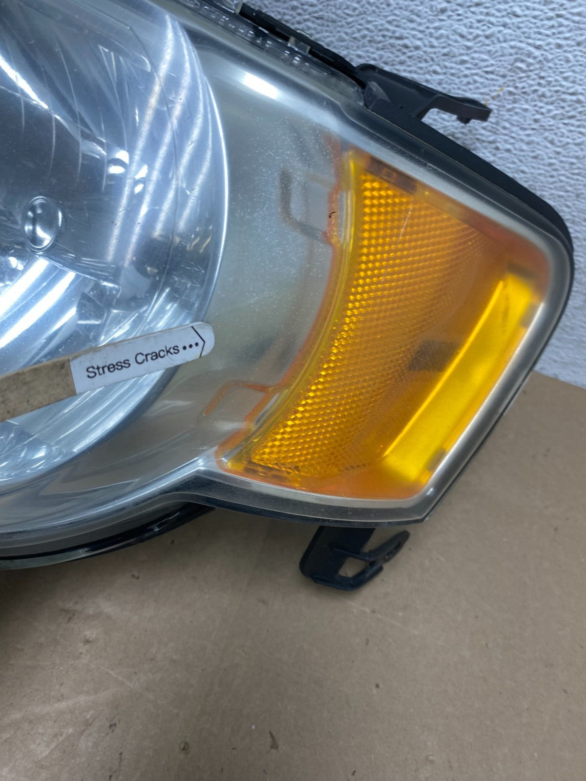 2008 to 2012 Ford Escape Headlight Left Driver Side Halogen AE5983 DW3