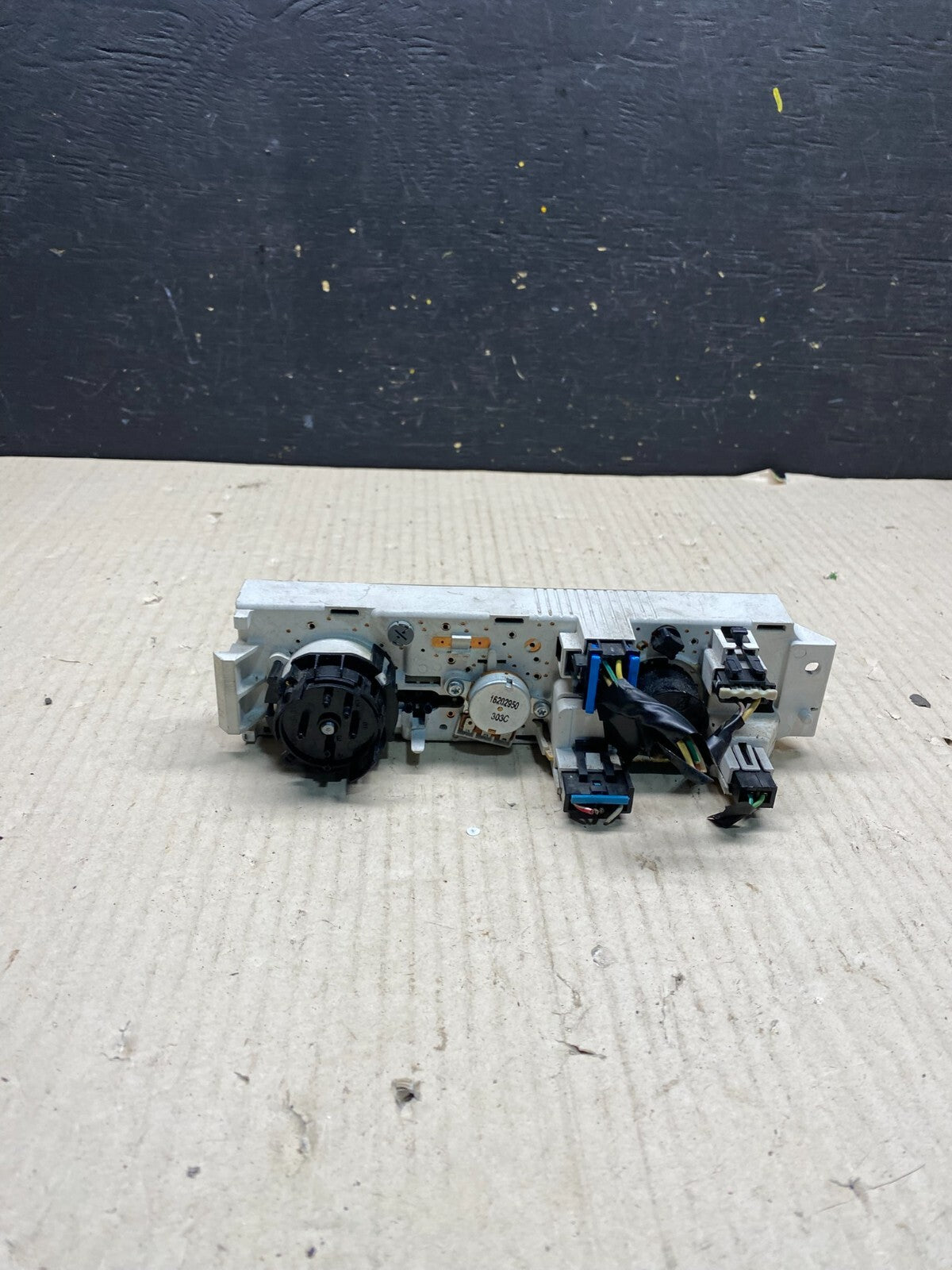 2008-2010 Chevrolet Express 1500 2500 3500 Climate Control Panel O3376 DG OEM4