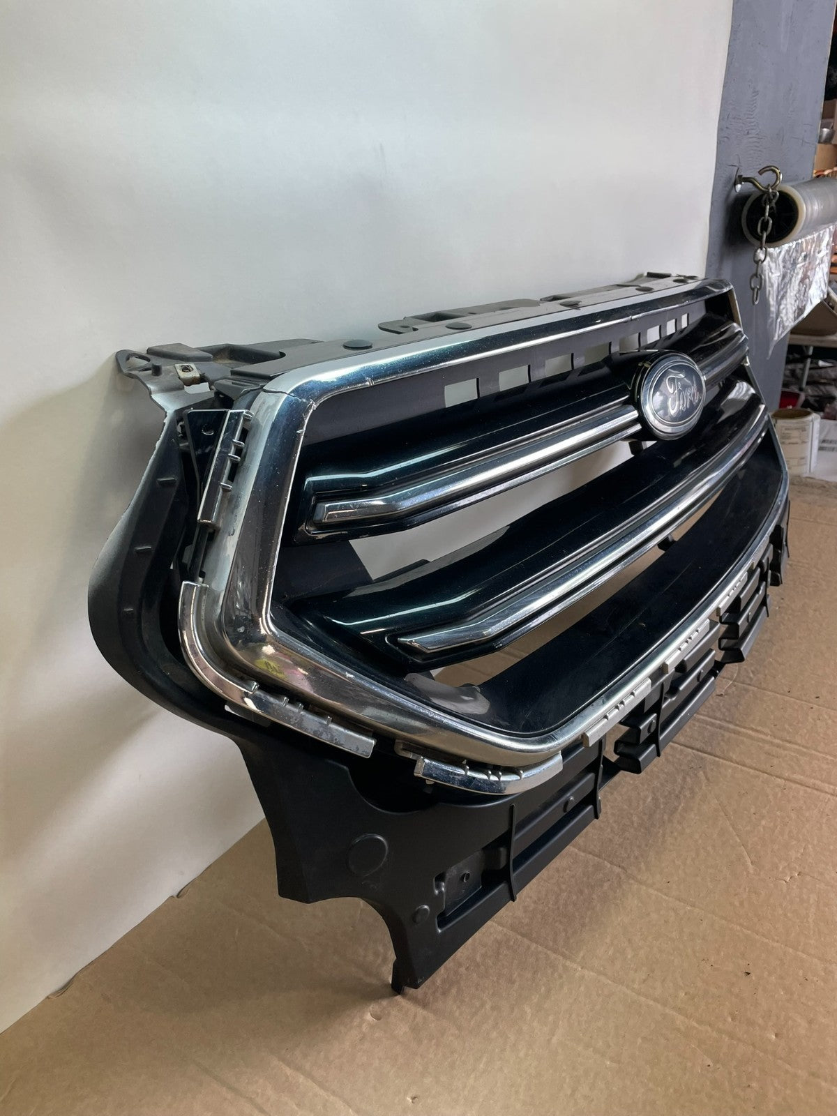 2017 2018 2019 Ford Escape Front Upper Black Grill Grille AG9978 DG2