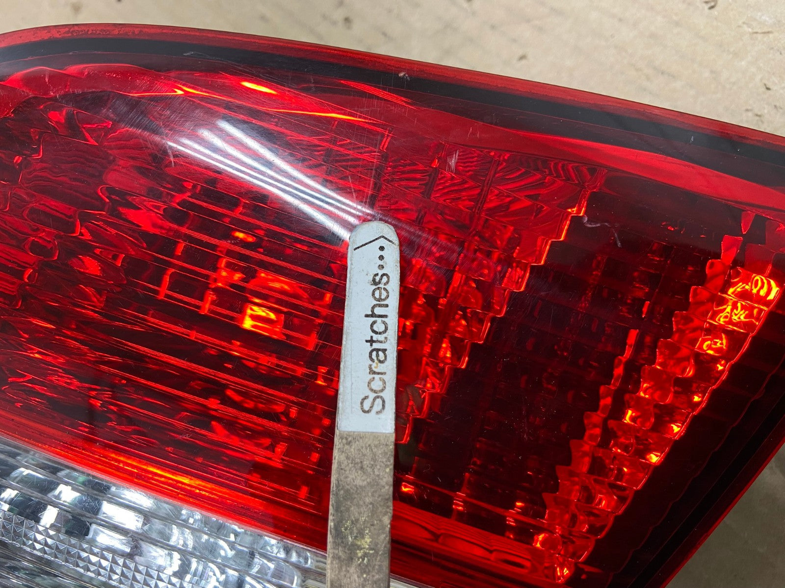 2002-2004 Infiniti i35 Inner Right Passenger Rh Side Tail Light AE9570 LK3